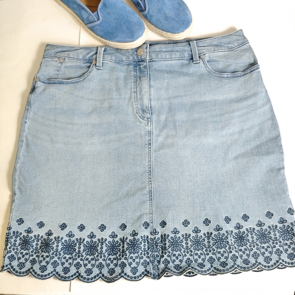 Talbots mini Plus size embroidered Jean skirt - Picture 1 of 5